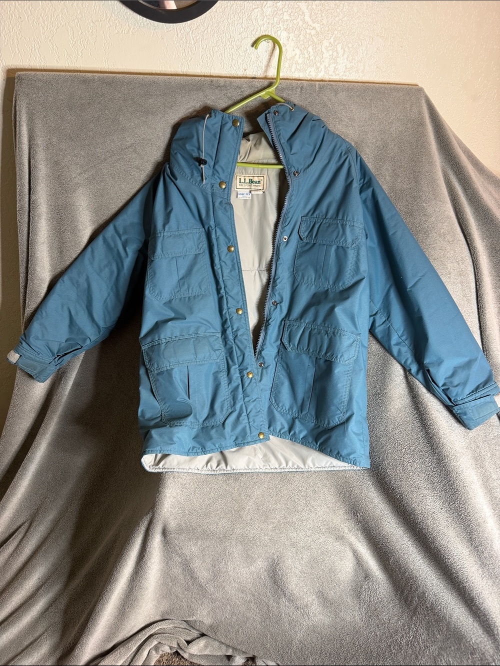 LL BEAN  woman’s light gray and blue jacket